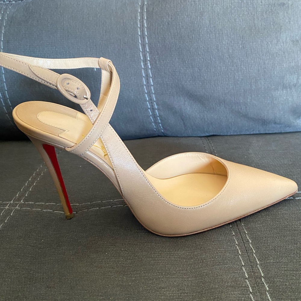 Jenlove Ankle Strap Pointed Toe Pump (Women)
Christian Louboutin size 38